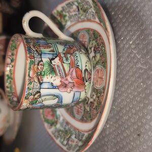 AVAILABLE -Vtg Chinese Export hand painted Rose medallion Fantastic porcelain.